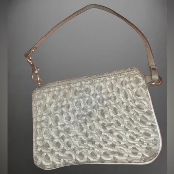 COACH MADISON JACQUARD/NEEDLEPOINT OP ART SMALL WRISTLET - Picture 2 of 5